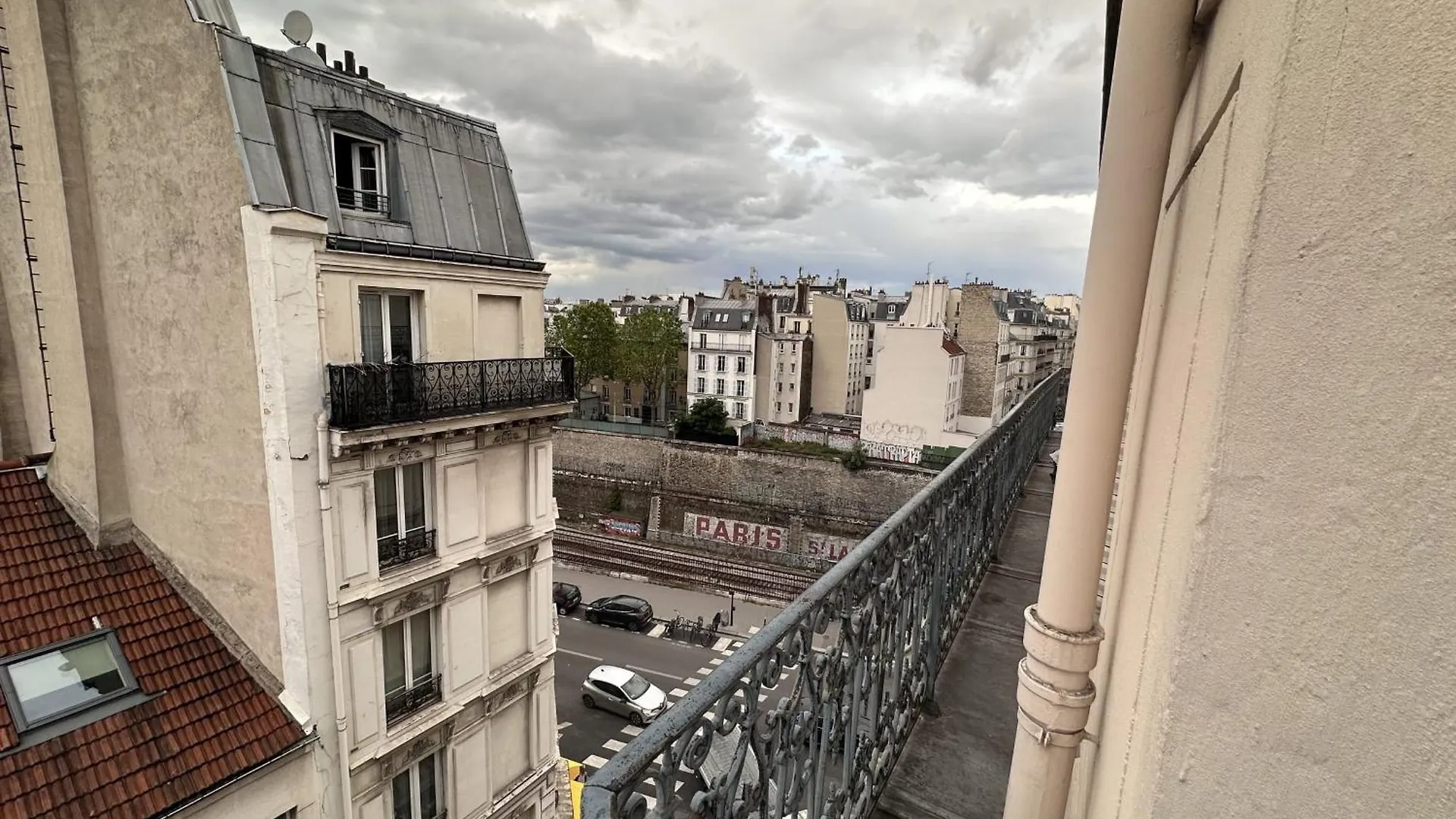 דירות פריז Beautiful T2 With Balcony - Near Parc Clichy צרפת