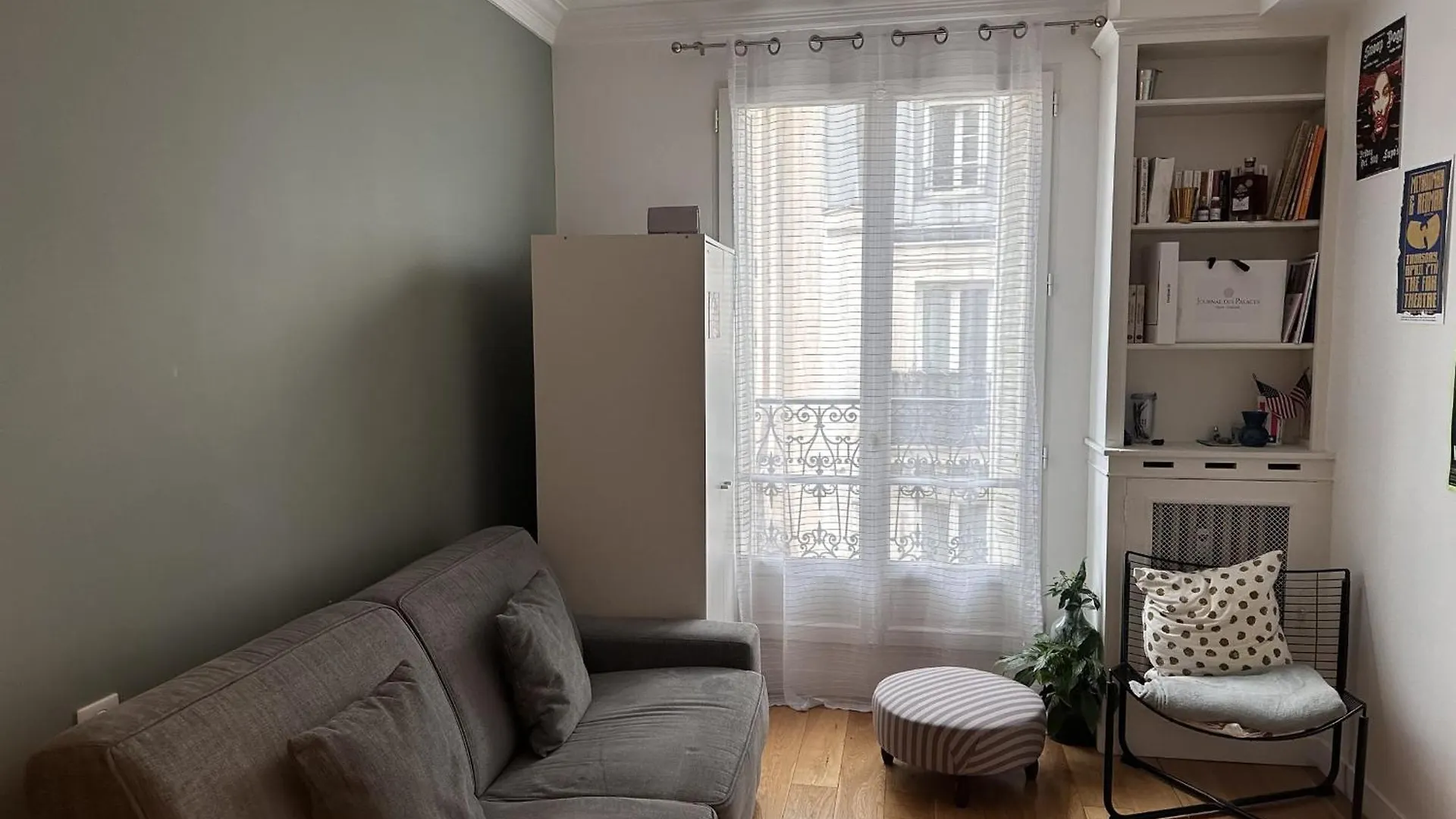 Beautiful T2 With Balcony - Near Parc Clichy location